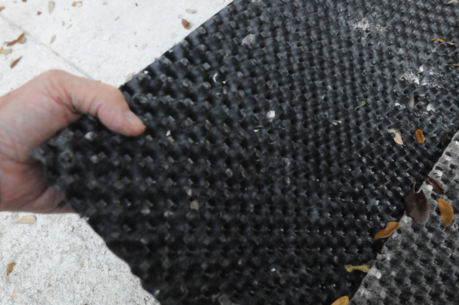 plastic liner 01 - Installation in Progress