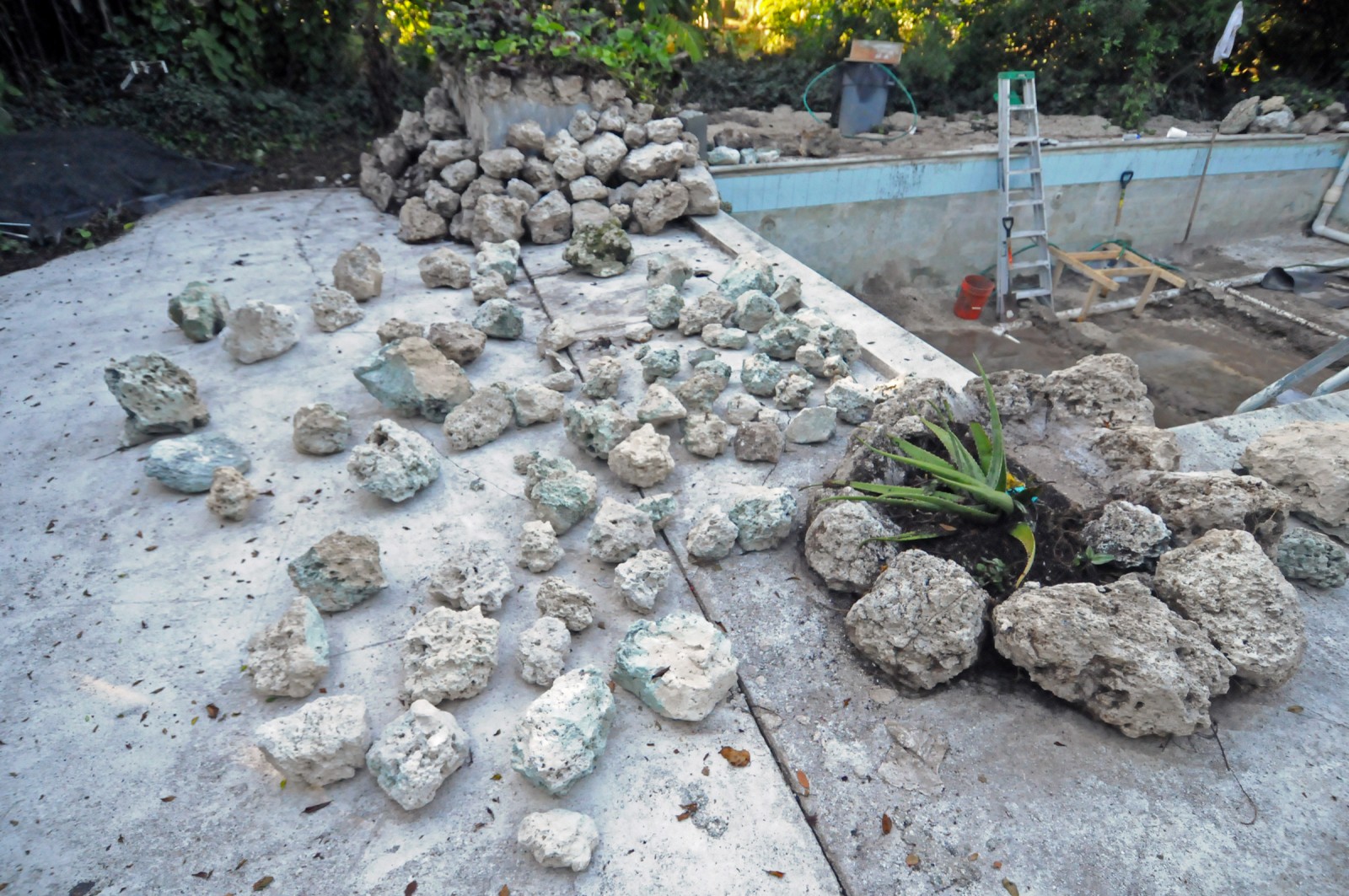 orig pool 09 - Installation in Progress