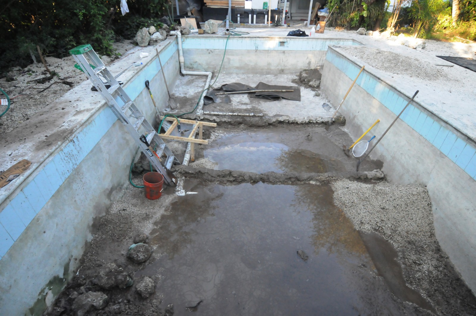 orig pool 05 - Installation in Progress