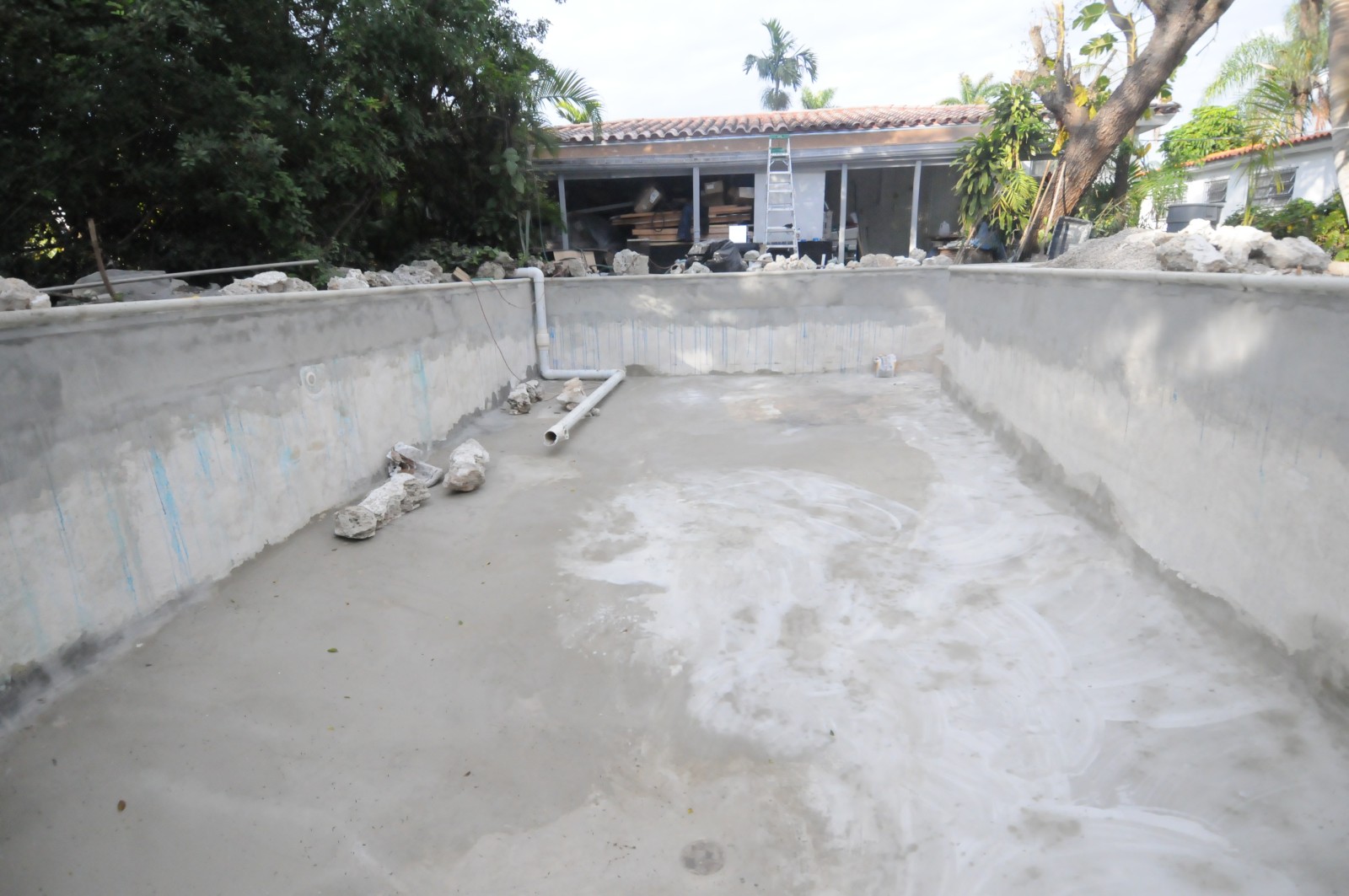 orig pool 07 - Installation in Progress