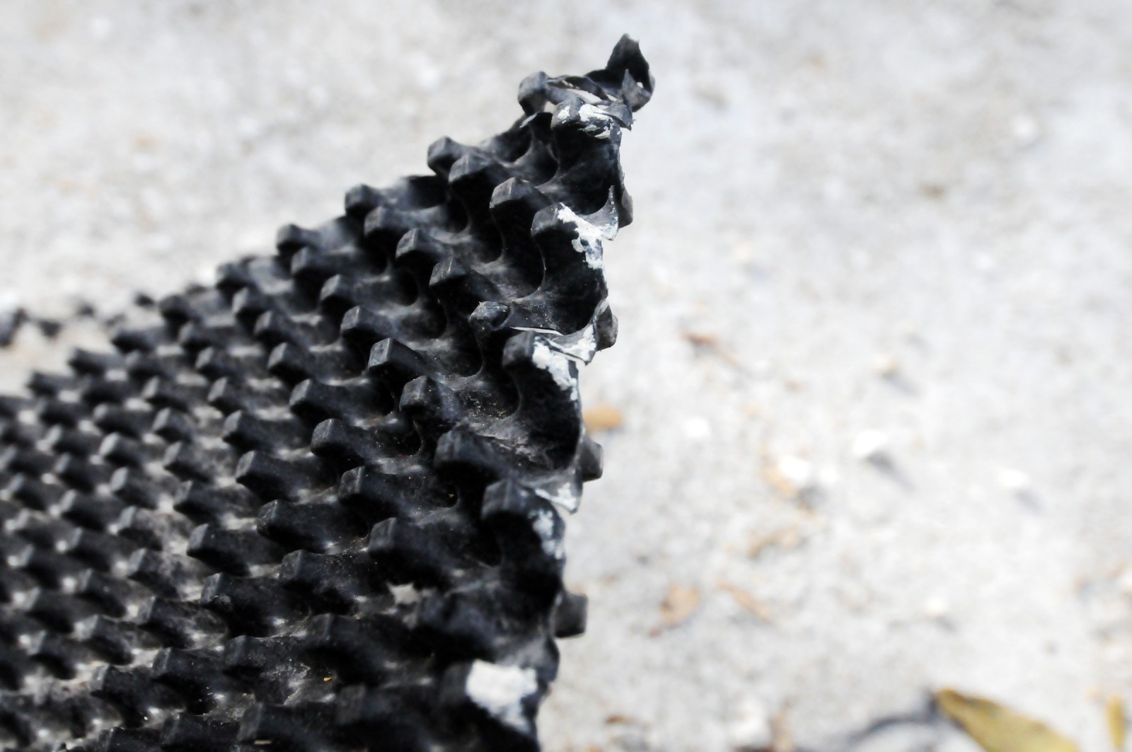plastic liner 04 - Installation in Progress